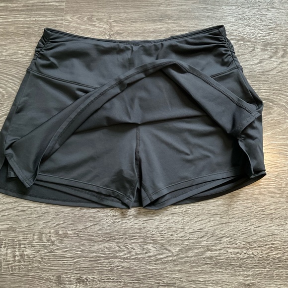 Mountain Hardwear skort - Picture 2 of 4